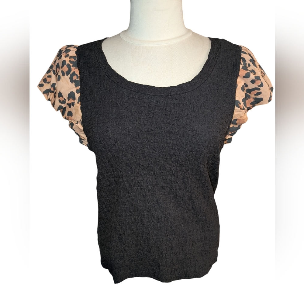 DKNY Black Textured Stretchy Top With Leopard Print Sleeves Size L NWT